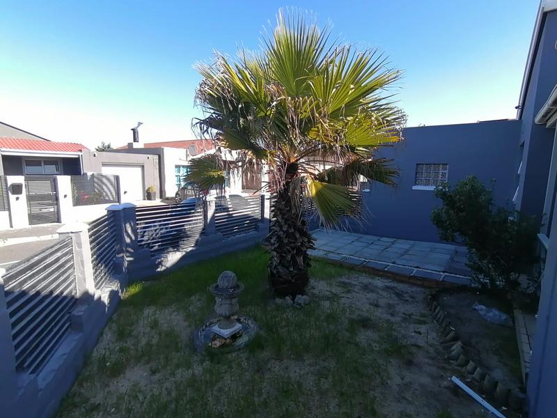 To Let 2 Bedroom Property for Rent in Pelikan Park Western Cape